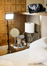 Load image into Gallery viewer, Key Light 2.0 Gold Starter Kit w/stand